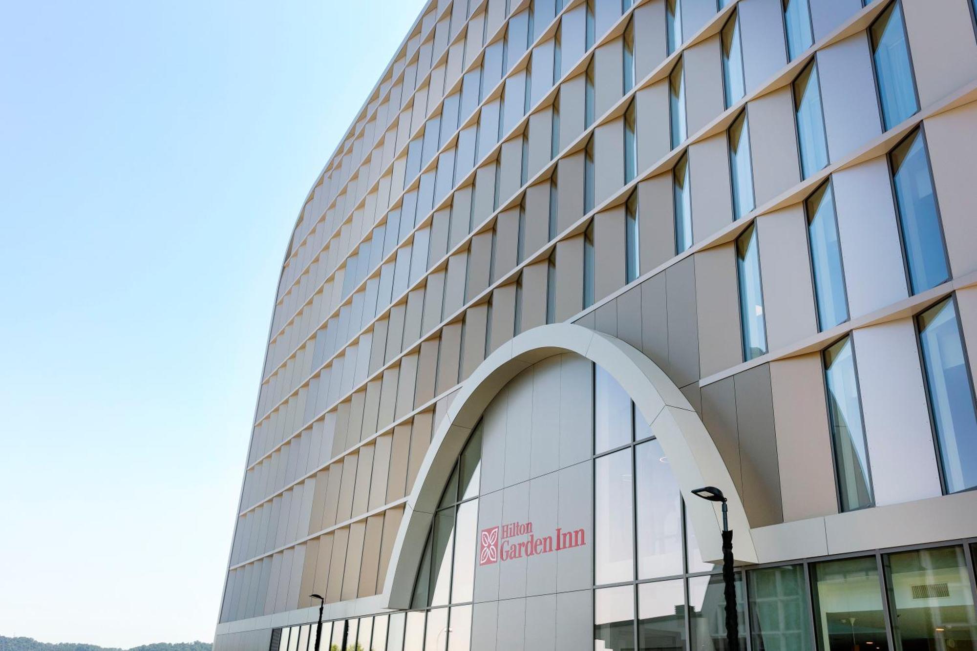 Hilton Garden Inn Bordeaux Centre Exterior photo