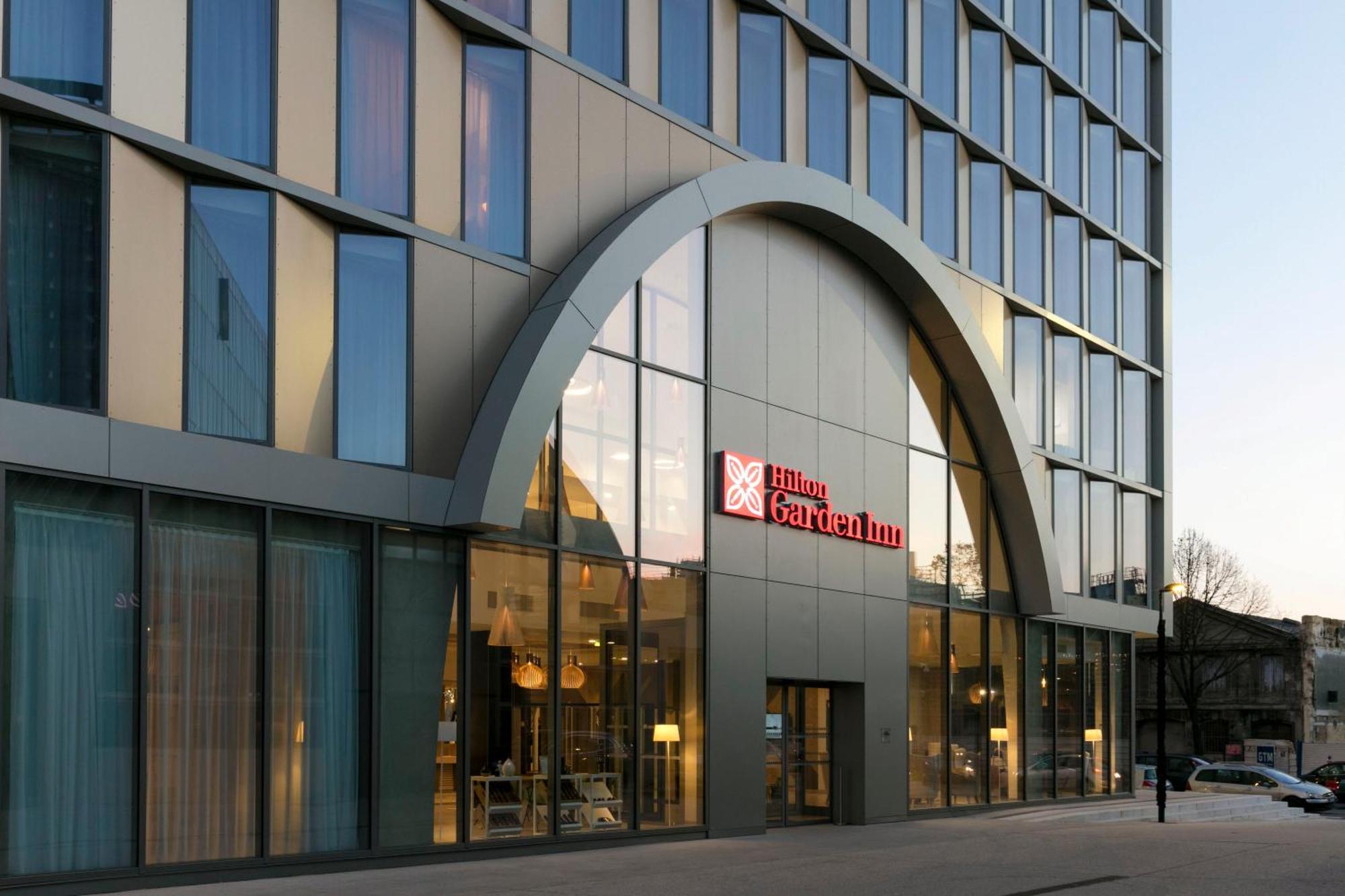 Hilton Garden Inn Bordeaux Centre Exterior photo